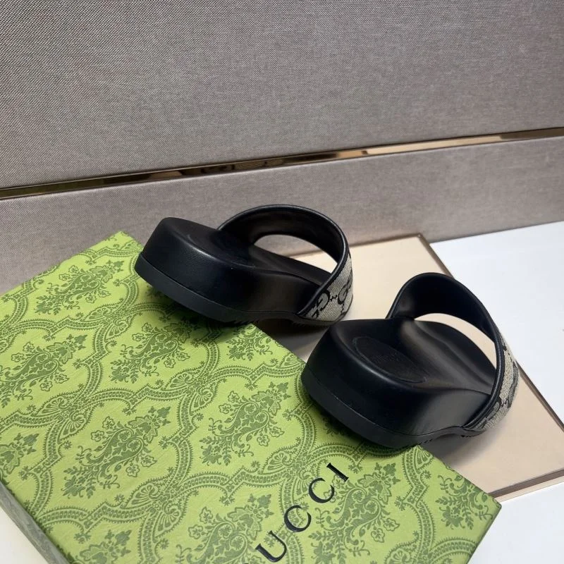 Gucci Slippers MultiPurpose 25175