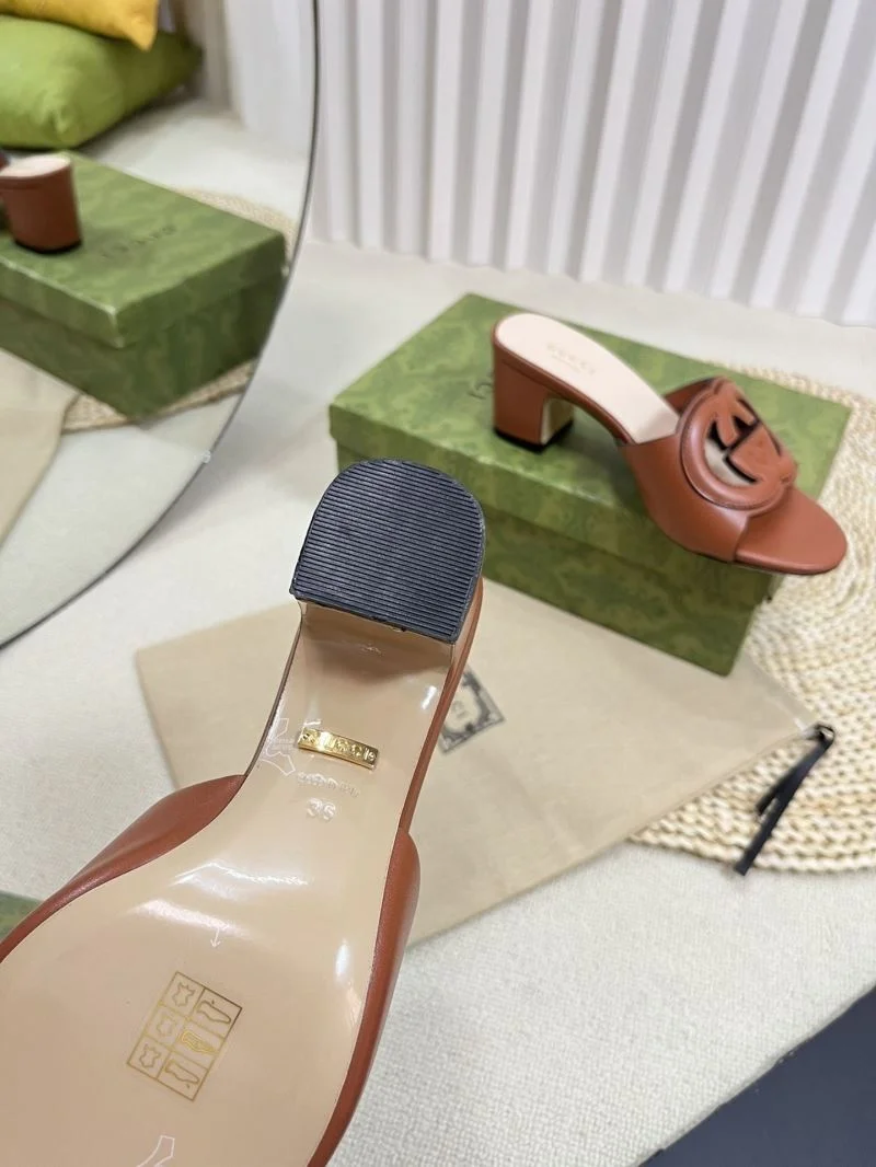 Flexible Gucci Slippers 25915