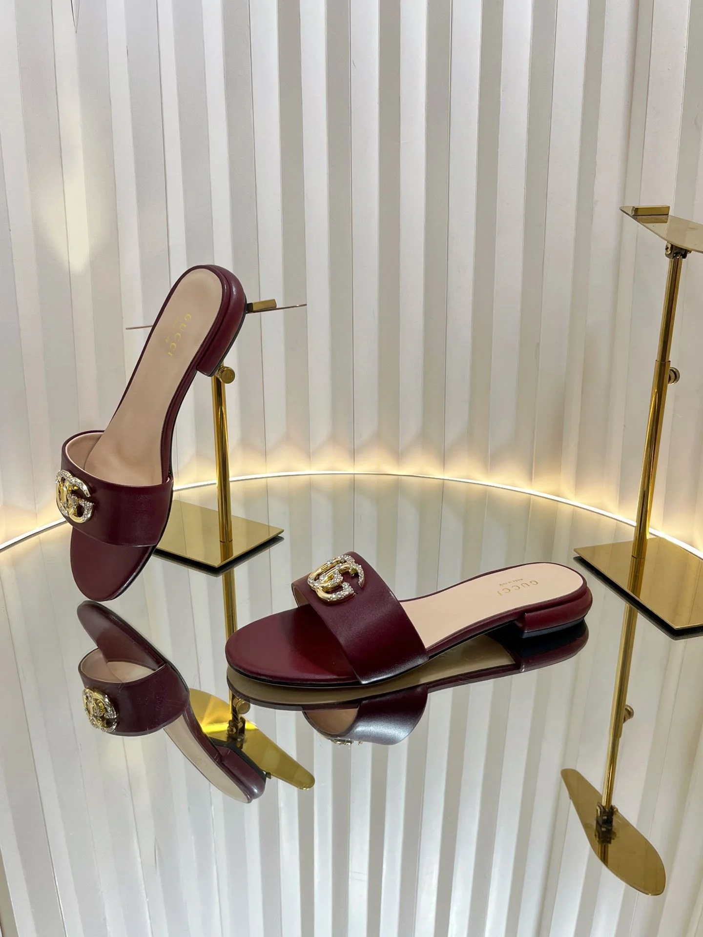 Gucci Slippers MultiPurpose 24344