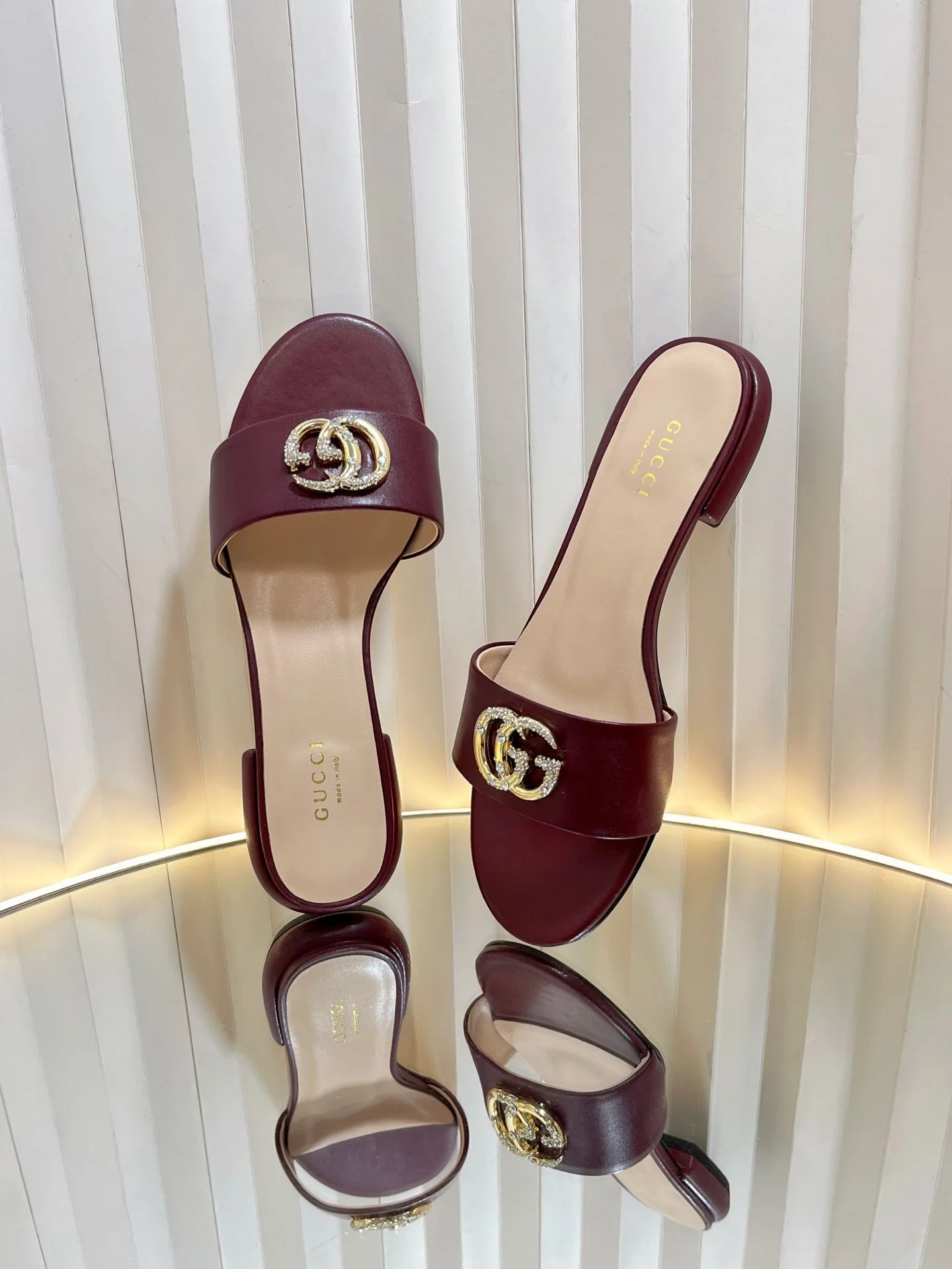 Gucci Slippers MultiPurpose 24344
