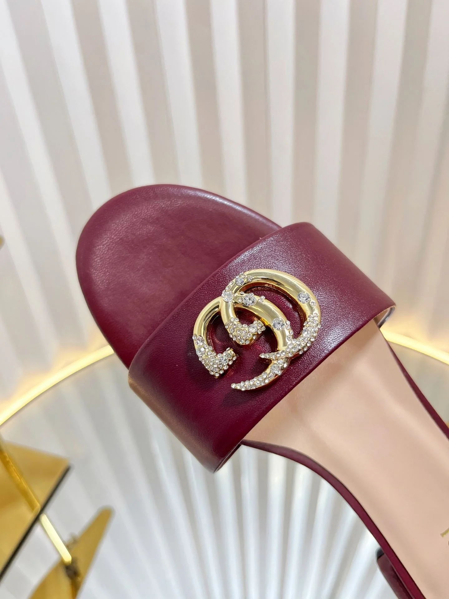 Gucci Slippers MultiPurpose 24344