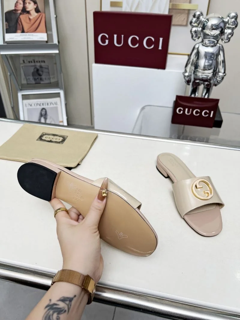Gucci Slippers Sophisticated 24311