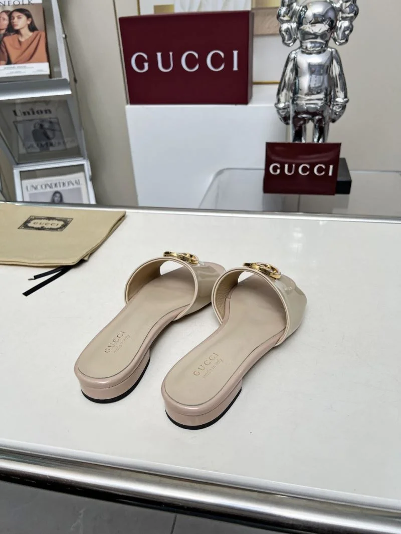 Gucci Slippers Sophisticated 24311