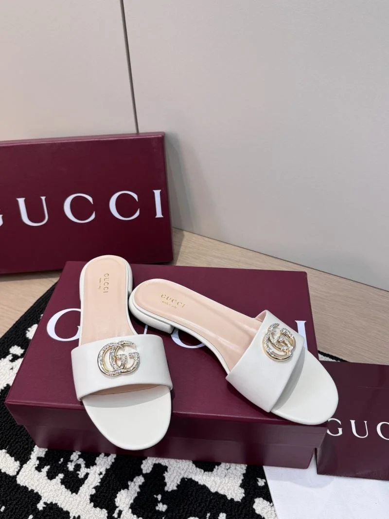 Neat Gucci Slippers 24322
