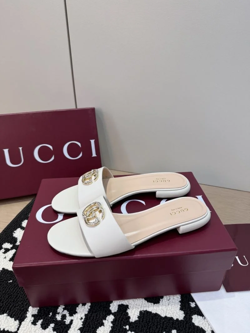 Neat Gucci Slippers 24322