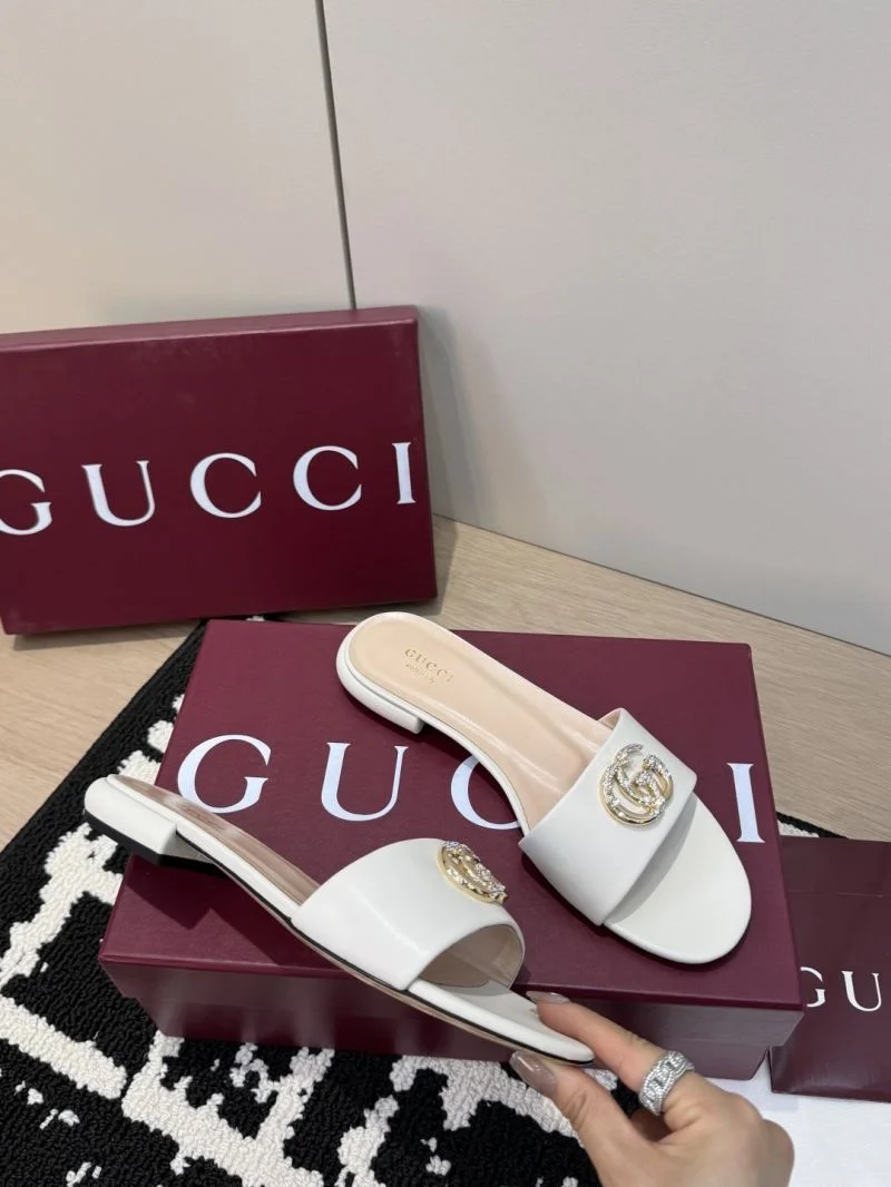 Neat Gucci Slippers 24322