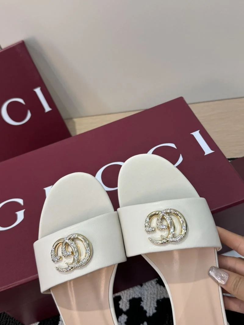 Neat Gucci Slippers 24322