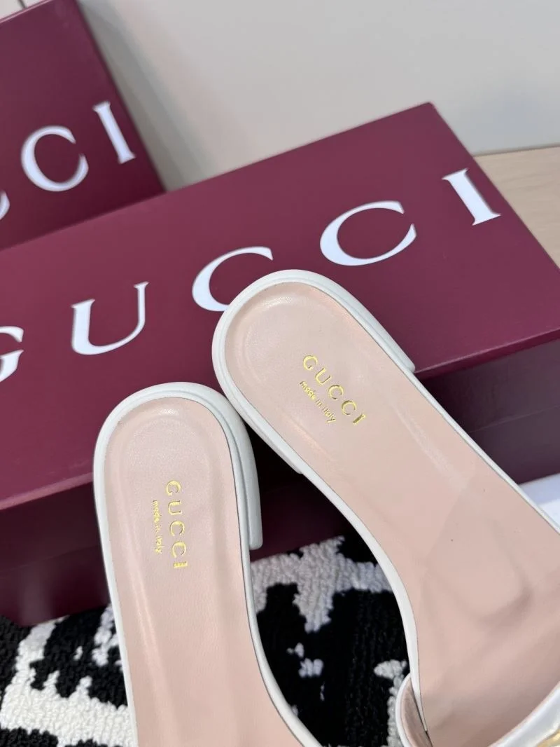 Neat Gucci Slippers 24322