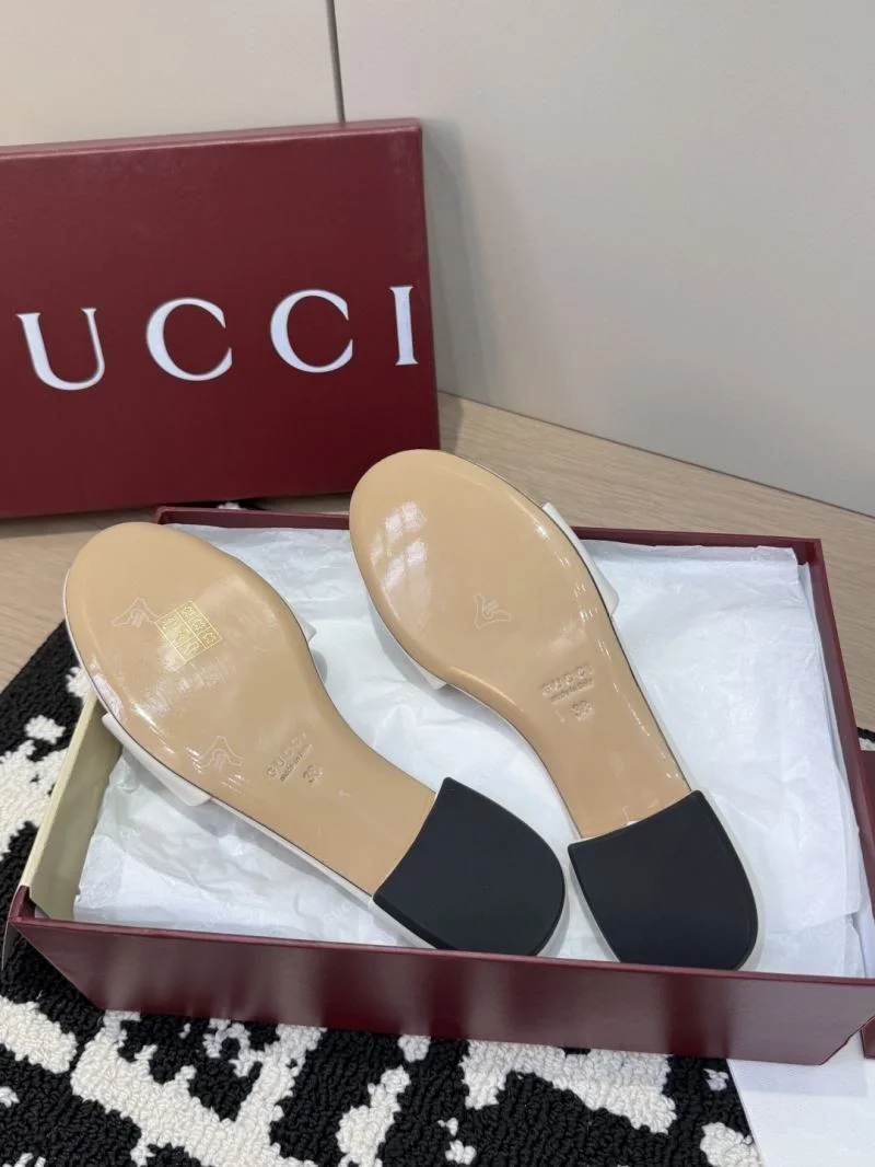 Neat Gucci Slippers 24322
