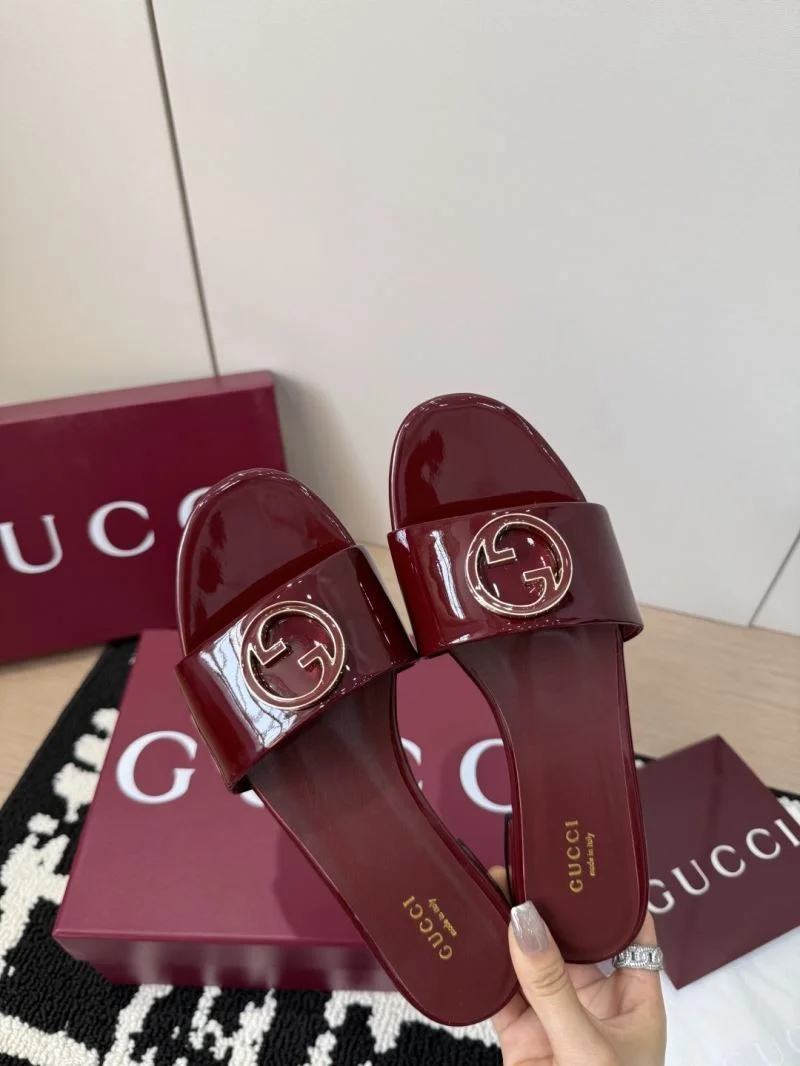 ZipUp Gucci Slippers 24300
