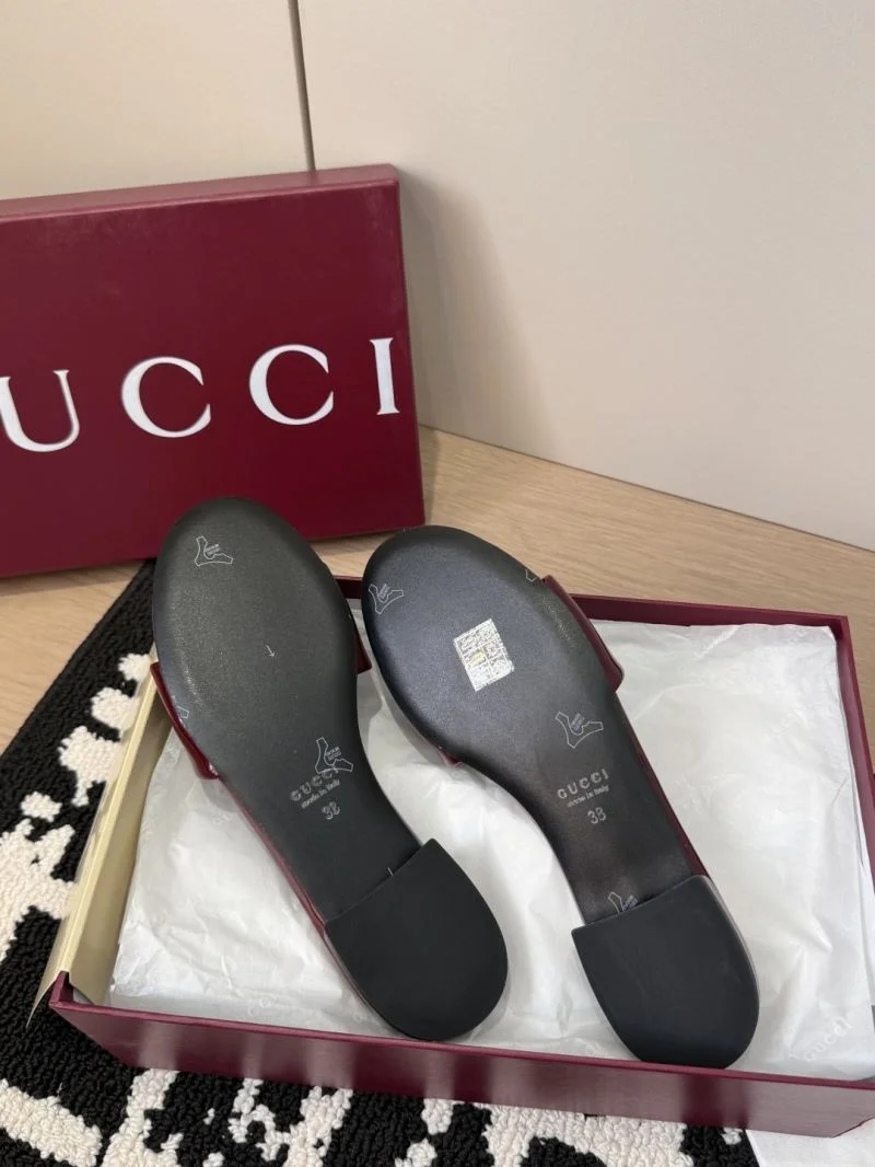 ZipUp Gucci Slippers 24300