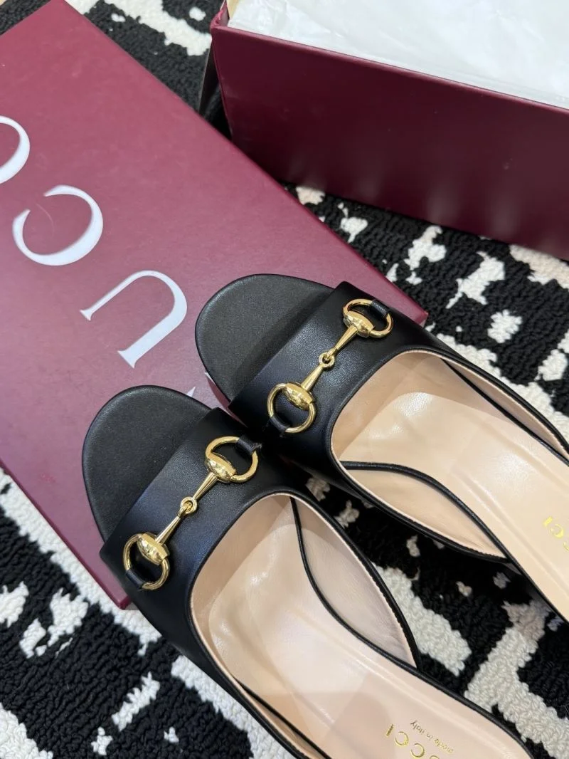 Gucci Slippers ZipUp 24295