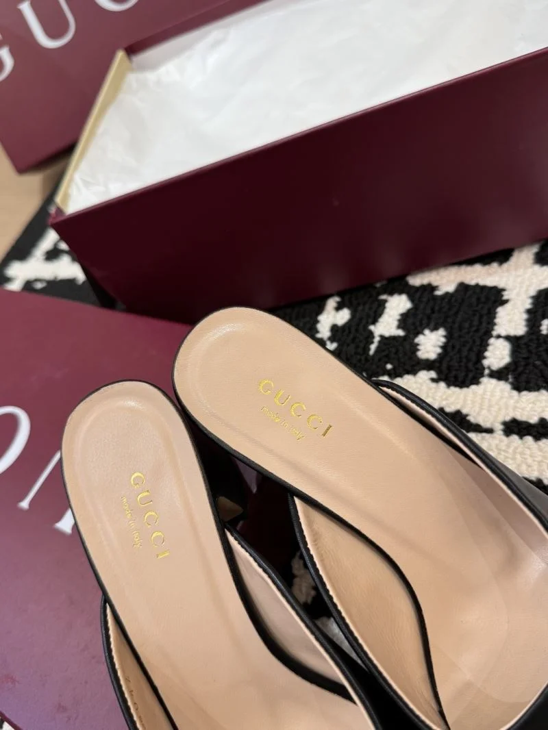 Gucci Slippers ZipUp 24295