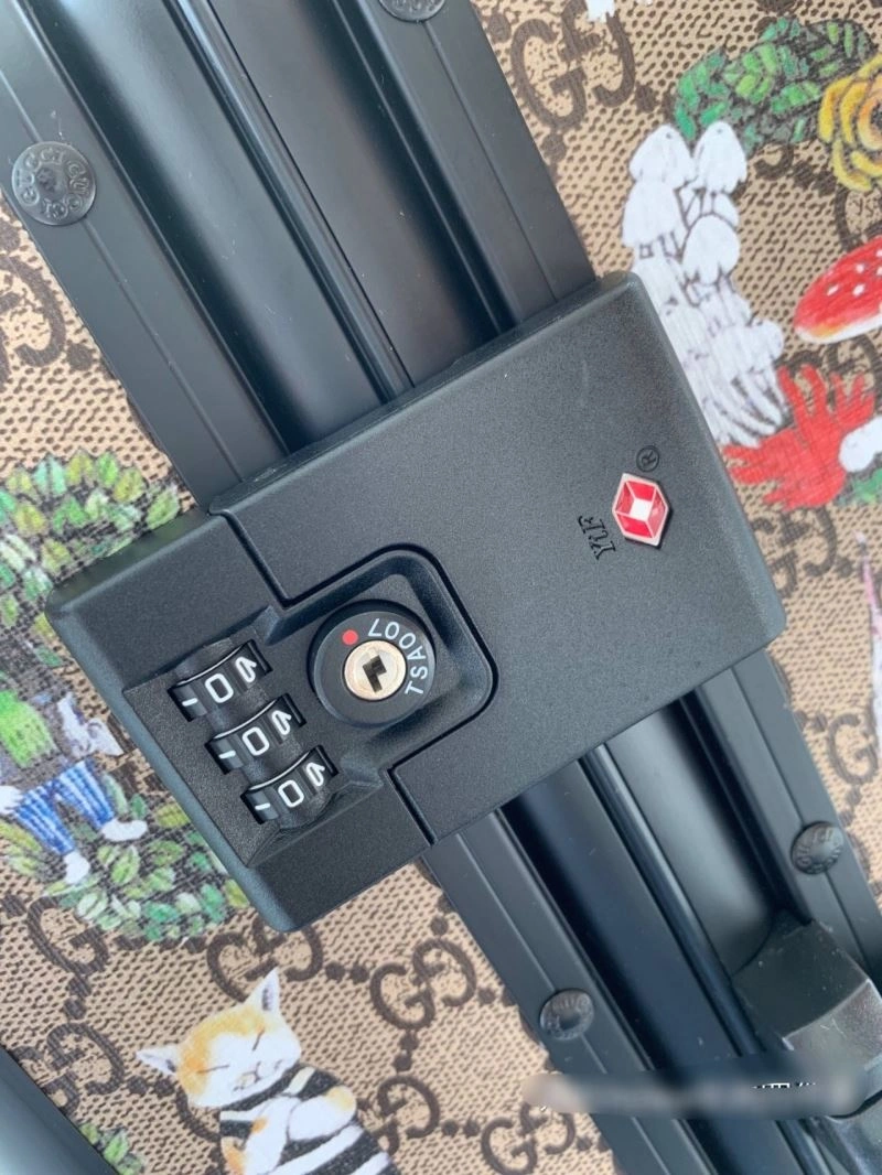 WeatherProof Gucci Suitcase 65654