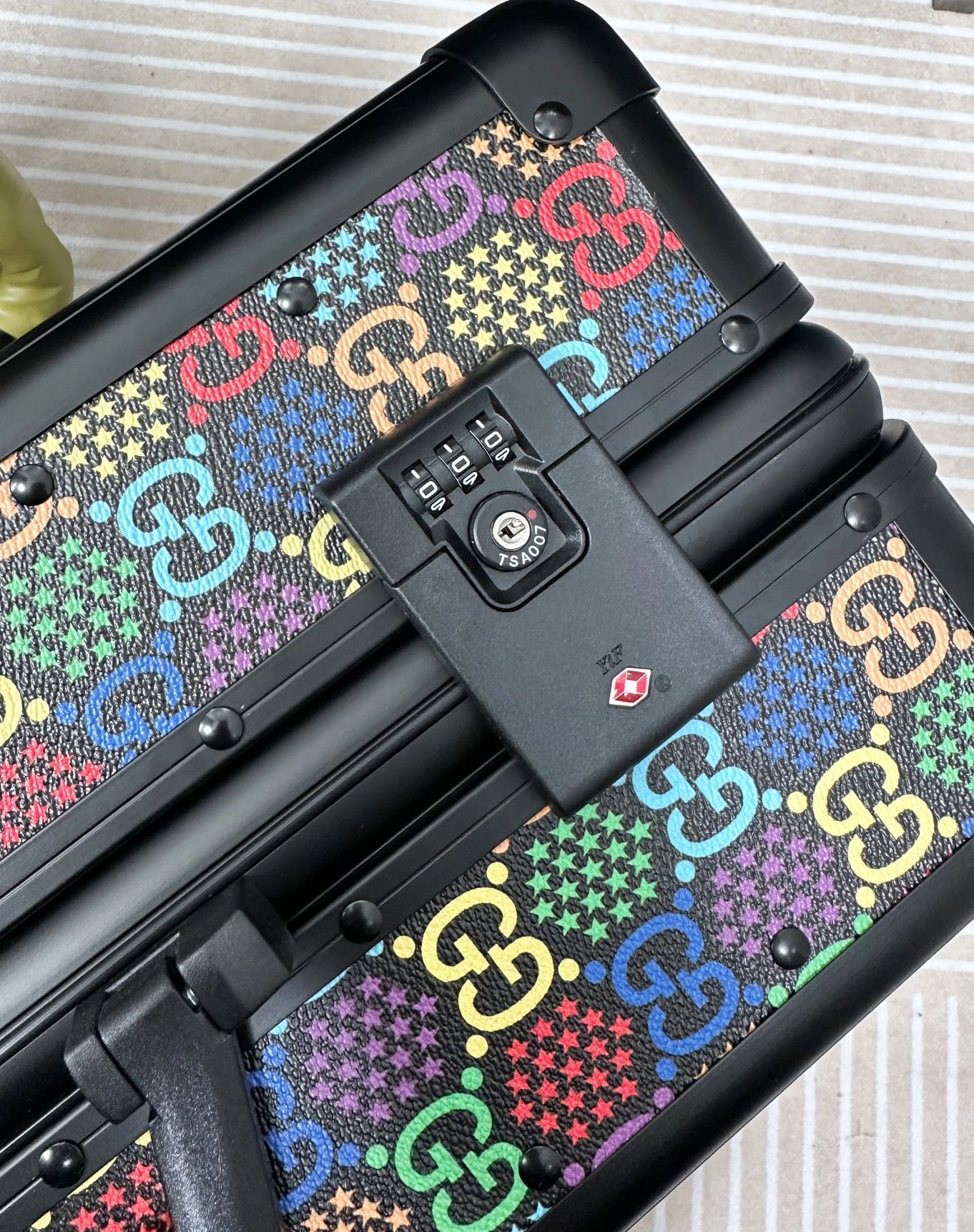 Gucci Suitcase Unisex 71777