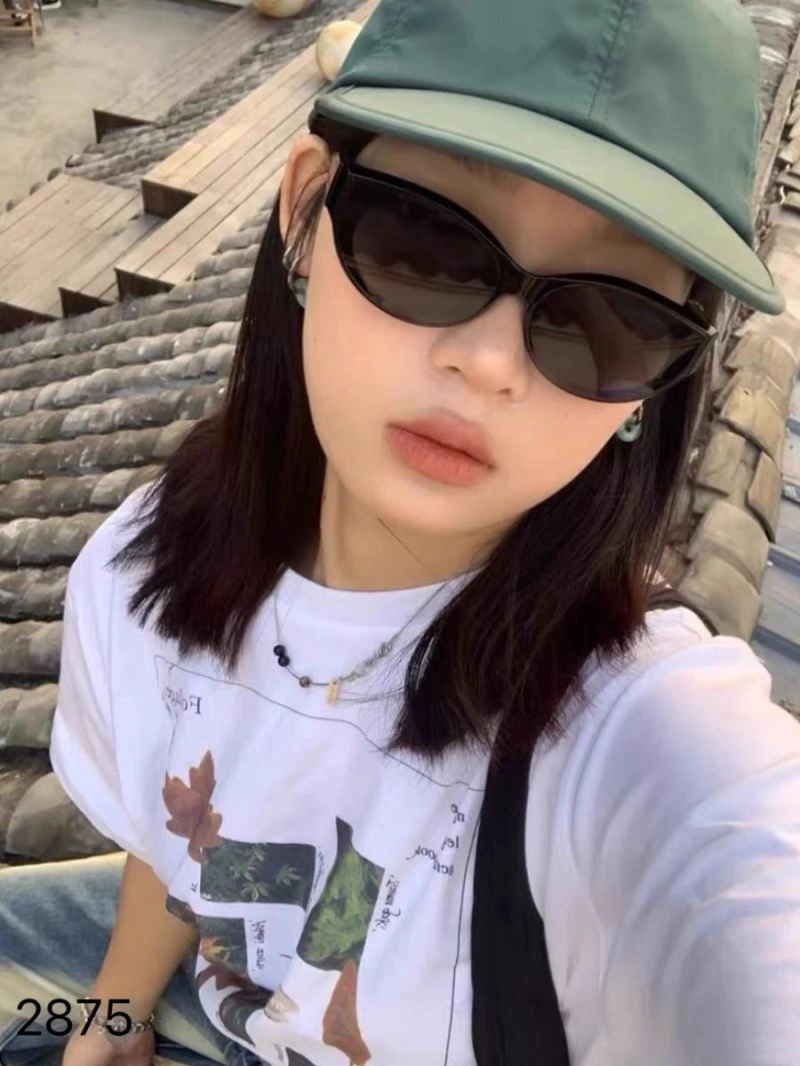 Gucci Sunglasses Sporty 279720