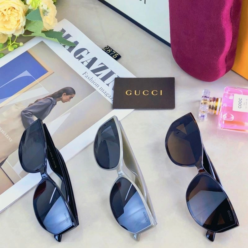Gucci Sunglasses Sporty 279720