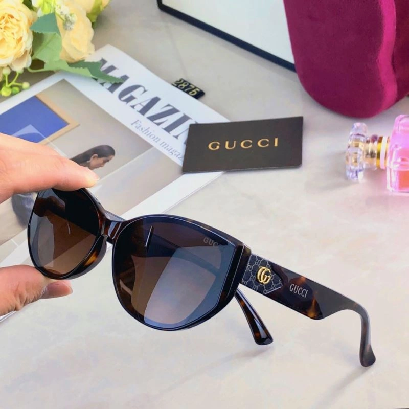 Gucci Sunglasses Sporty 279720