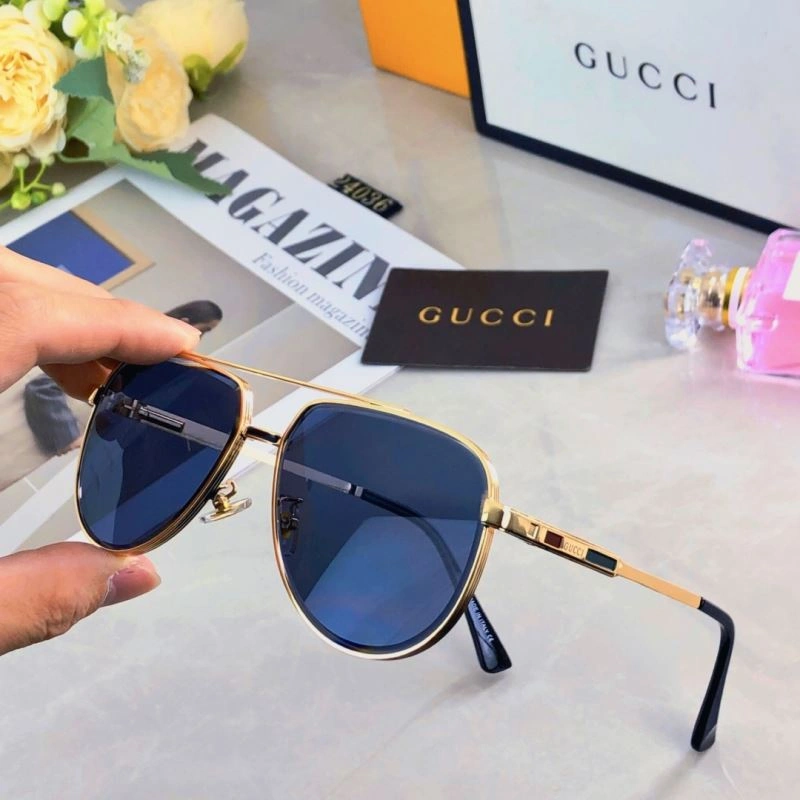 Gucci Sunglasses Sporty 279716