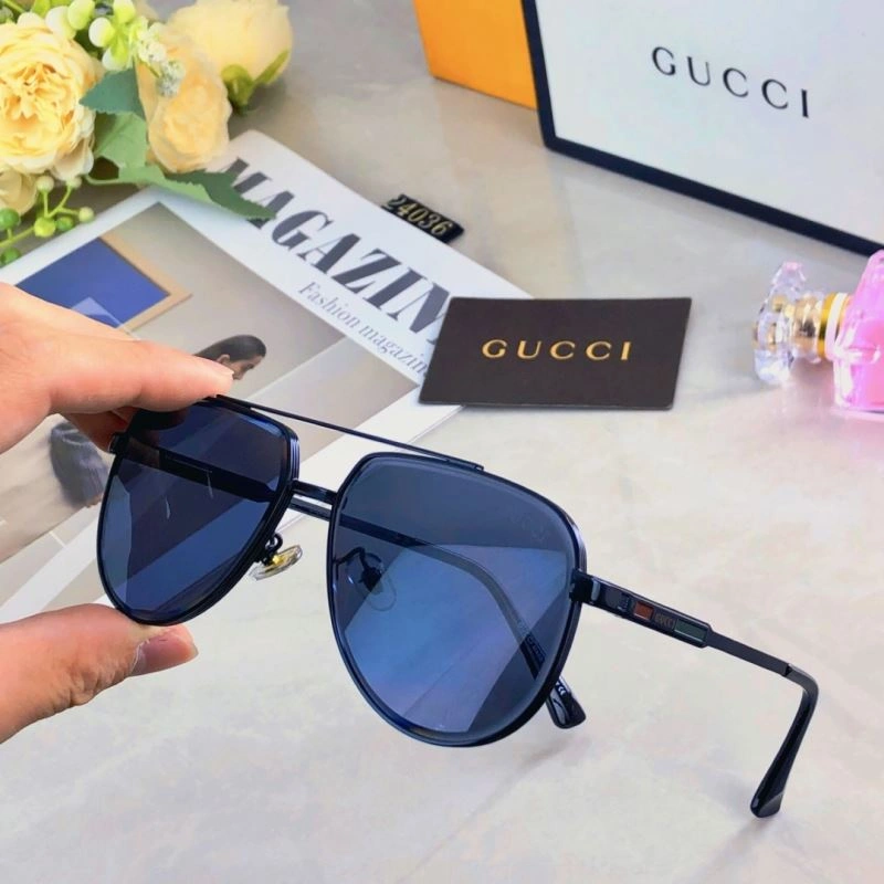 Gucci Sunglasses Sporty 279716
