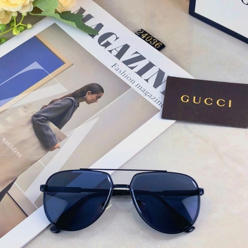 Gucci Sunglasses Sporty 279716
