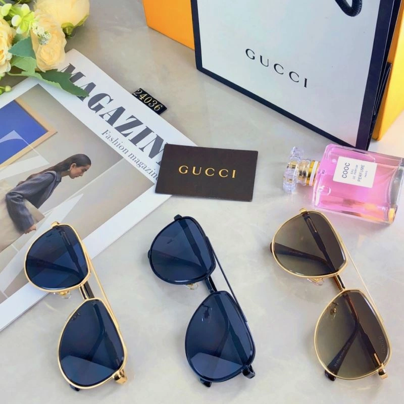 Gucci Sunglasses Sporty 279716