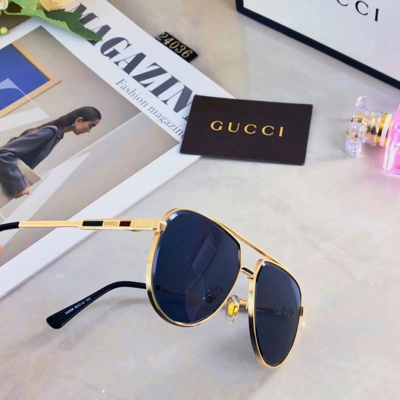 Gucci Sunglasses Sporty 279716
