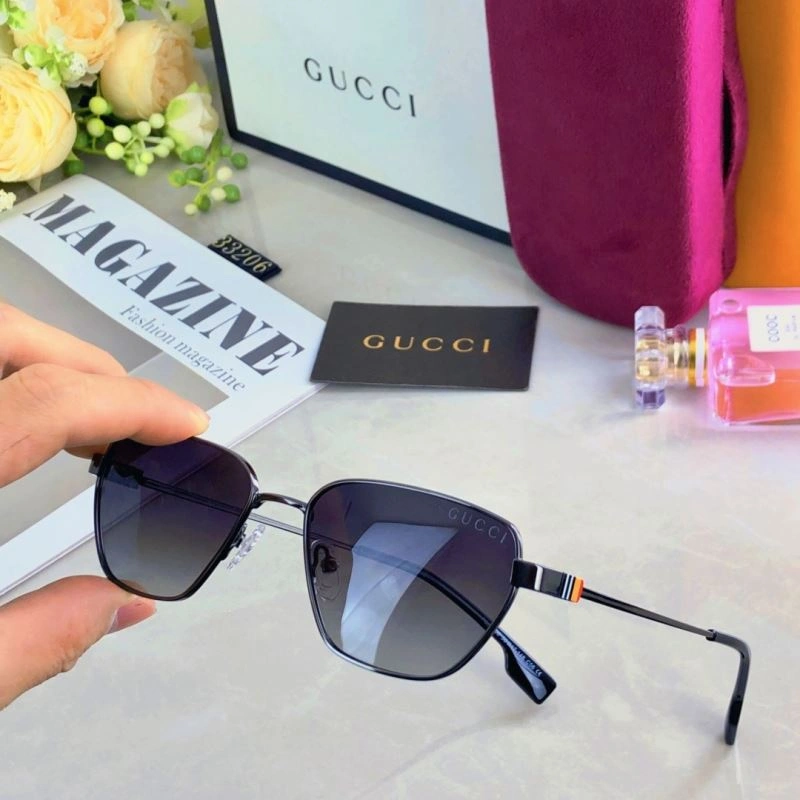 Gucci Sunglasses Sleek 279712