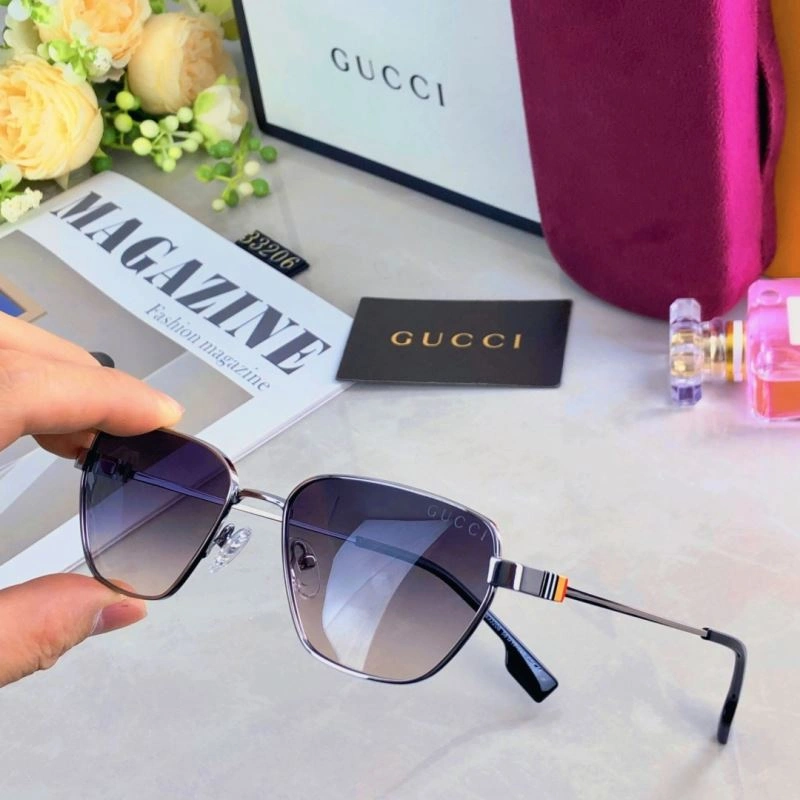 Gucci Sunglasses Sleek 279712