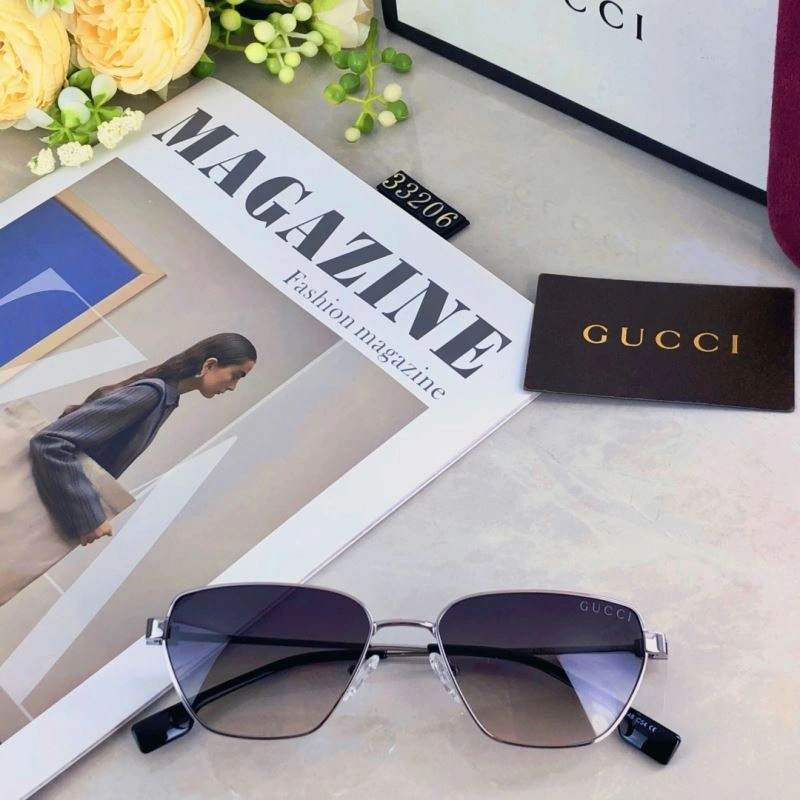 Gucci Sunglasses Sleek 279712