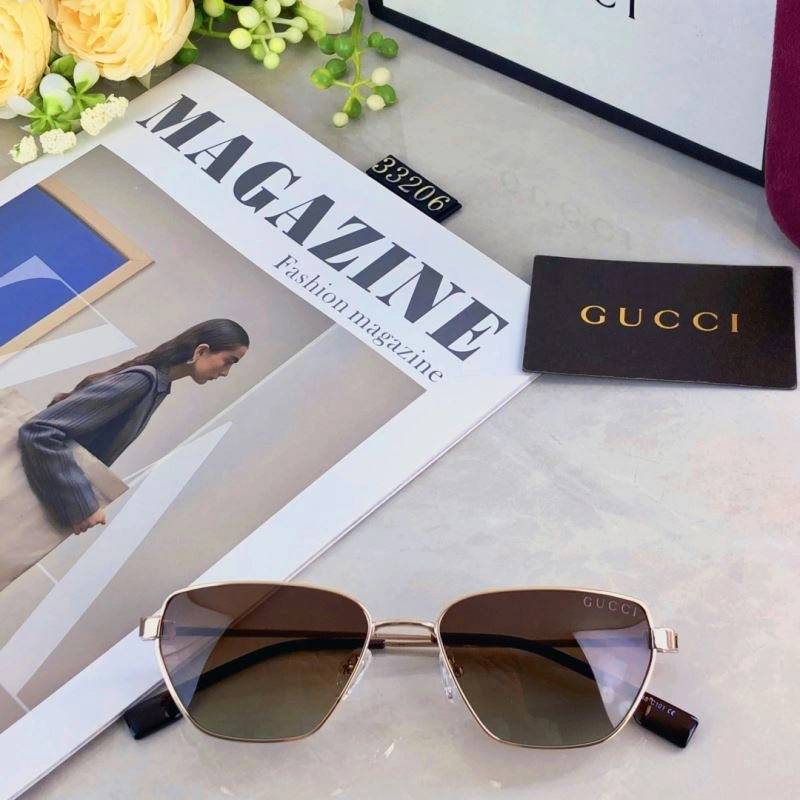 Gucci Sunglasses Sleek 279712