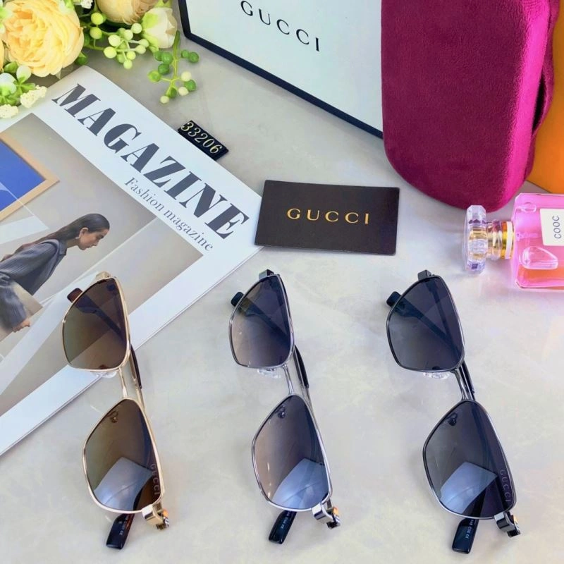 Gucci Sunglasses Sleek 279712
