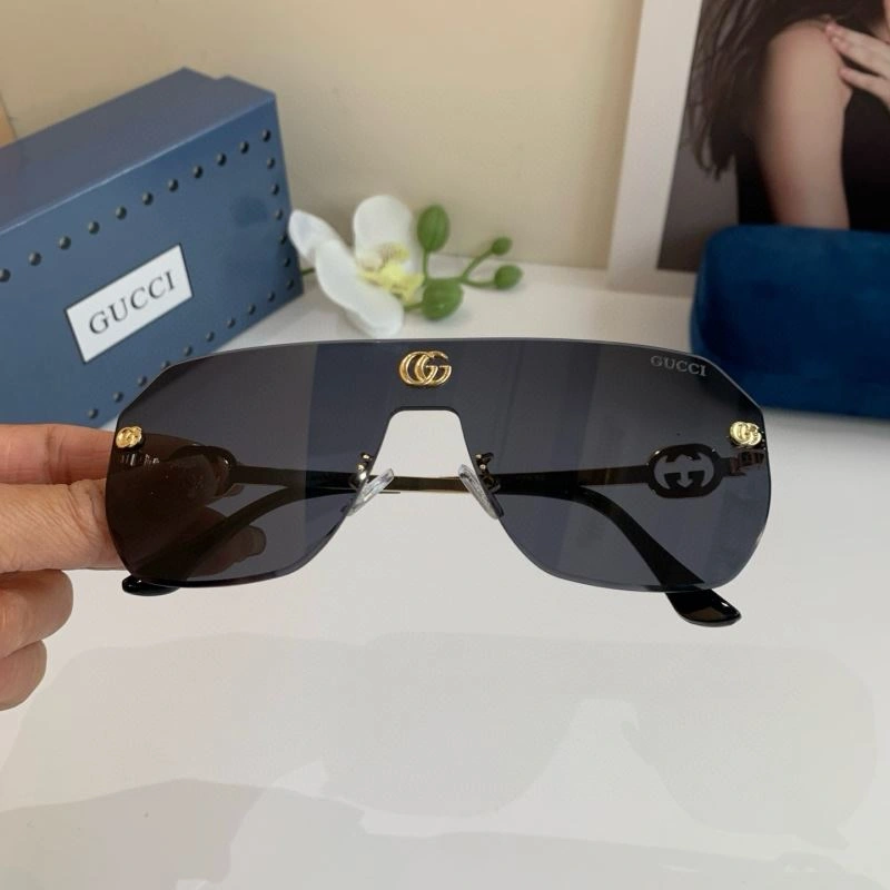 Gucci Sunglasses Youthful 279708