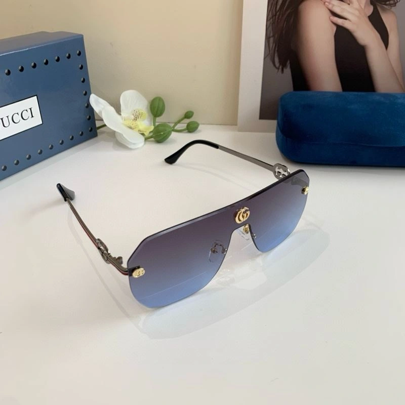 Gucci Sunglasses Fashionable 279710
