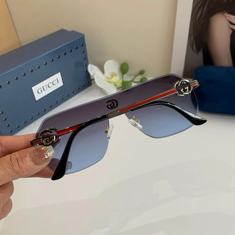Gucci Sunglasses Fashionable 279710