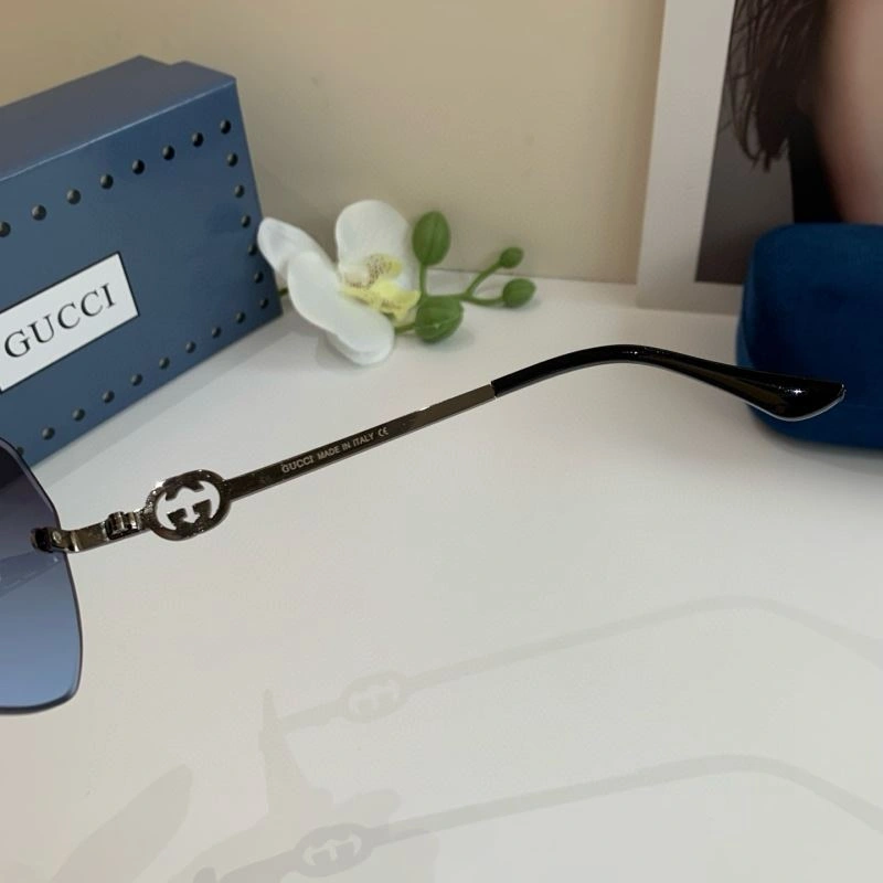 Gucci Sunglasses Fashionable 279710