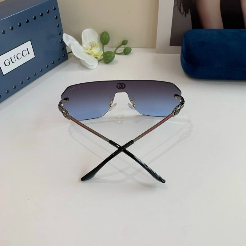 Gucci Sunglasses Fashionable 279710
