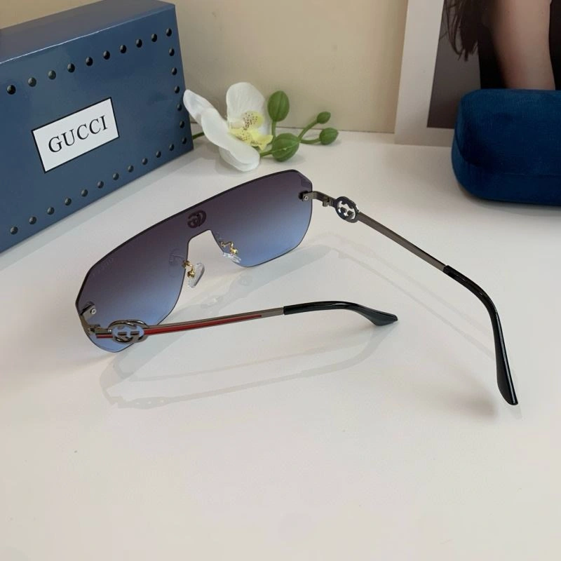 Gucci Sunglasses Fashionable 279710