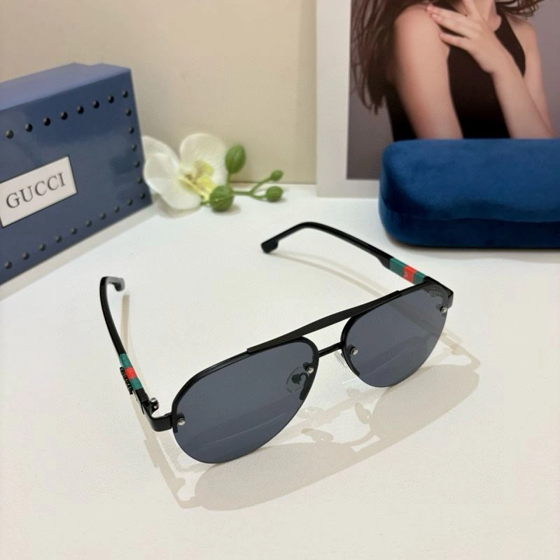 Gucci Sunglasses UrbanChic 279706
