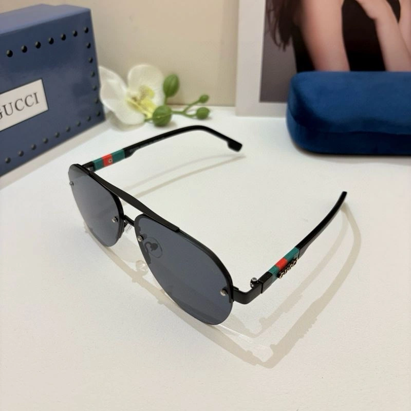 Gucci Sunglasses UrbanChic 279706