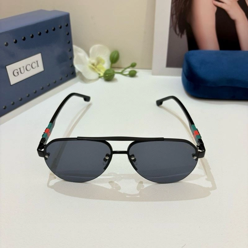 Gucci Sunglasses UrbanChic 279706