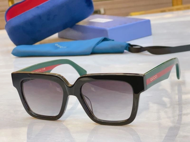 Effortless Gucci Sunglasses 279702