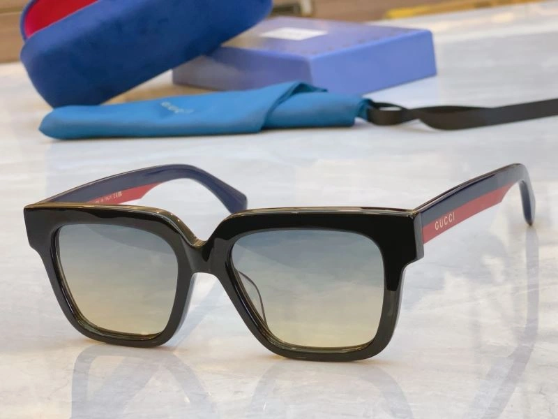 Effortless Gucci Sunglasses 279702