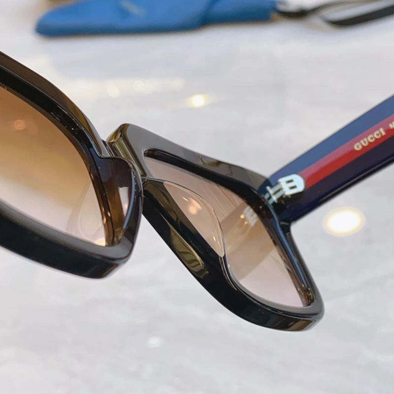Effortless Gucci Sunglasses 279702