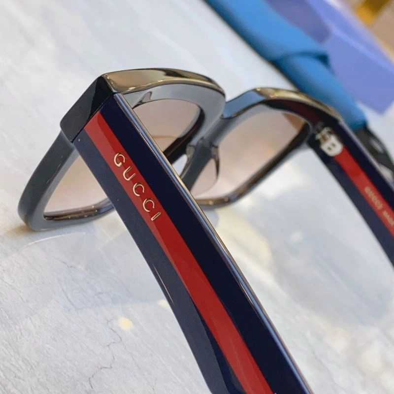 Effortless Gucci Sunglasses 279702
