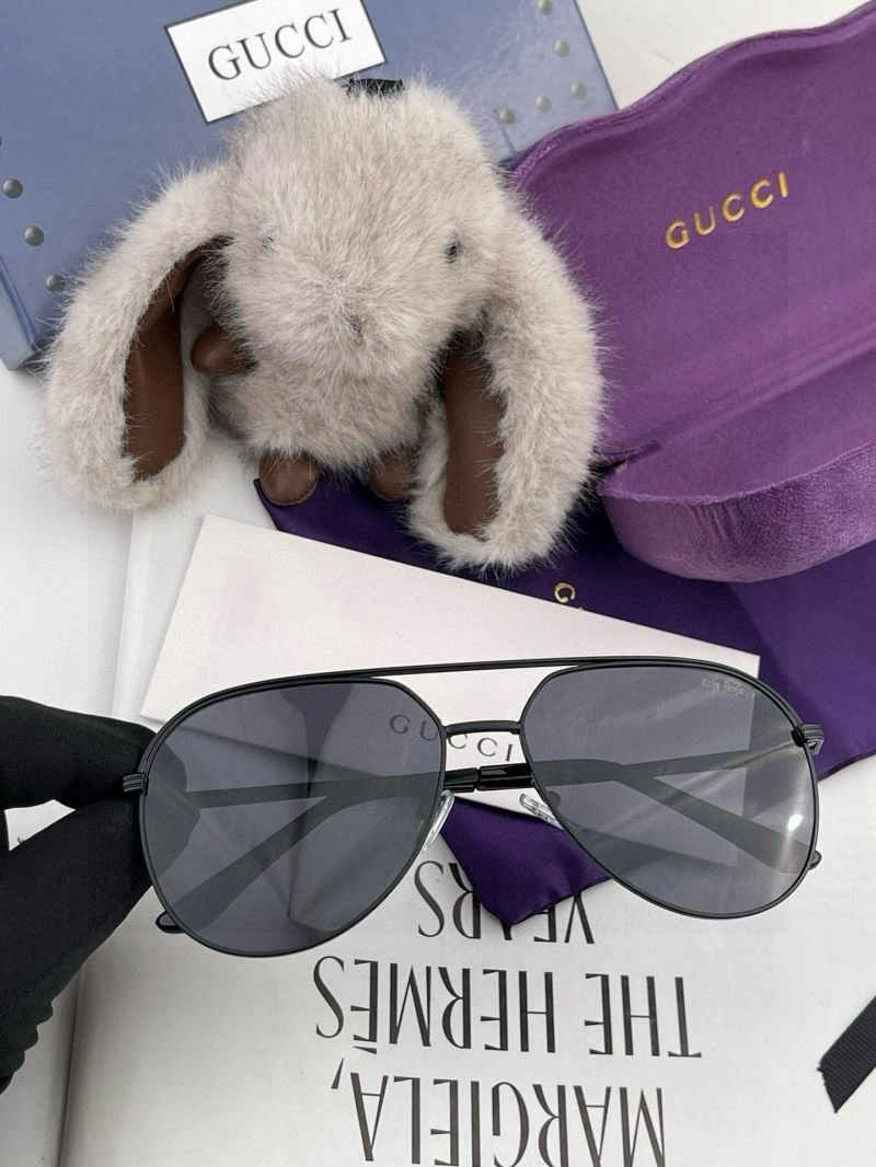 Gucci Sunglasses Contemporary 279697