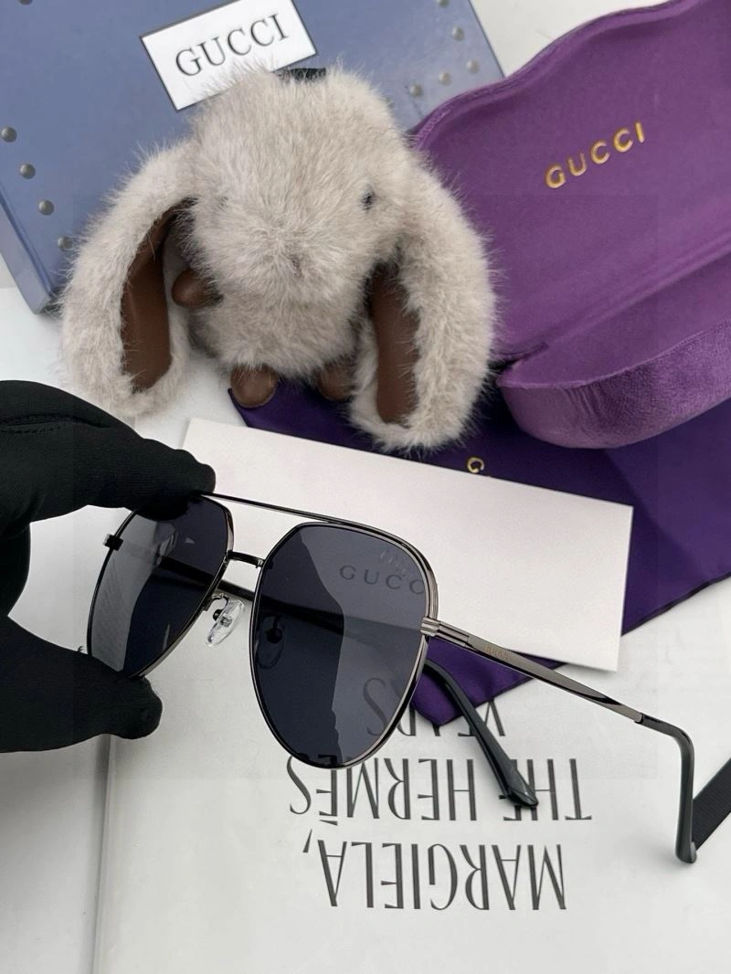 Gucci Sunglasses Contemporary 279697