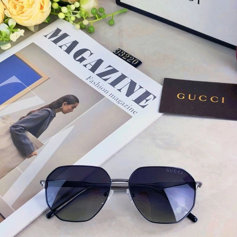 Gucci Sunglasses Sleek 279684