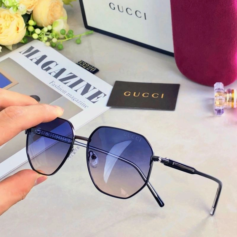 Gucci Sunglasses Sleek 279684