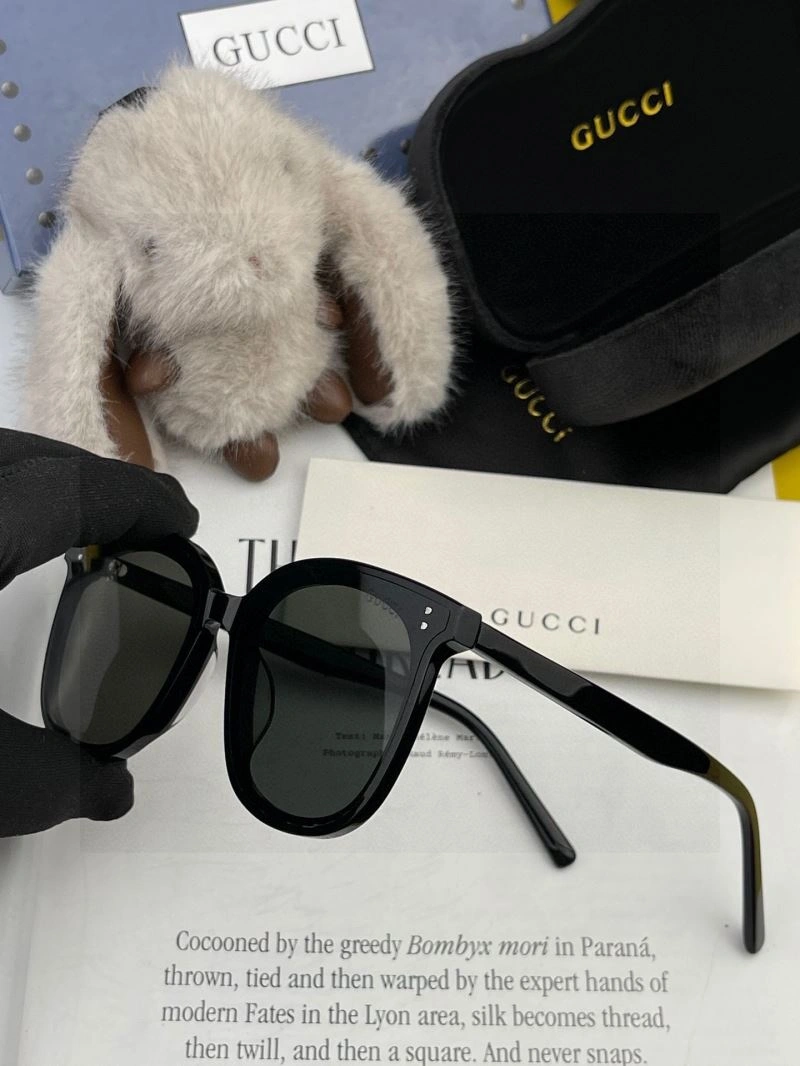 Gucci Sunglasses Durable 279685